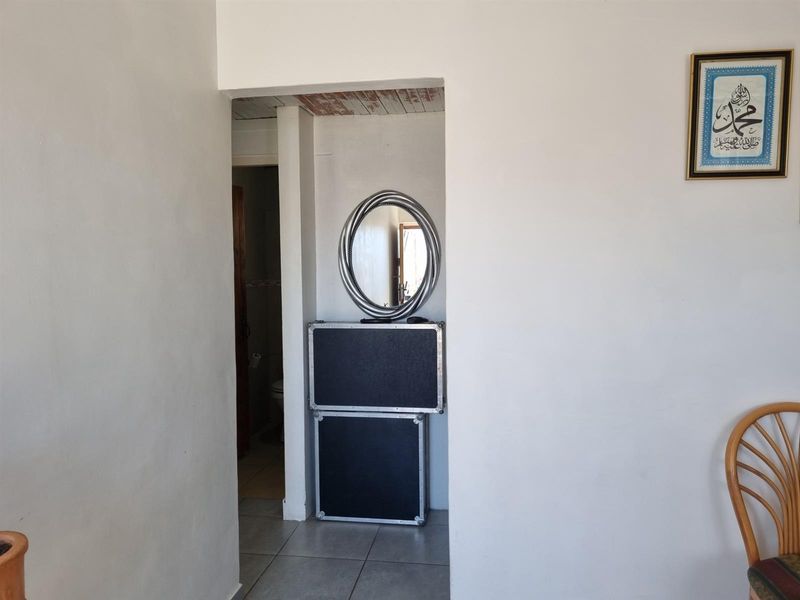 Two Bedroom Home with Separate Two Bedroom Flatlet in Steenberg - Photo 9