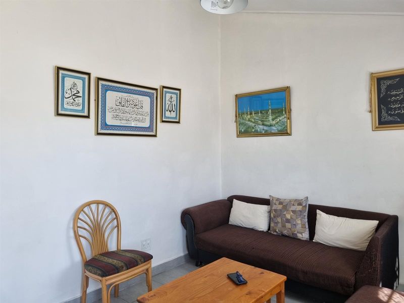 Two Bedroom Home with Separate Two Bedroom Flatlet in Steenberg - Photo 7