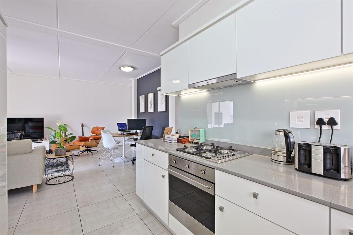 Sought after Furnished 3 Bedroom Apartment at Prestigious Polofields Estate - Photo 5