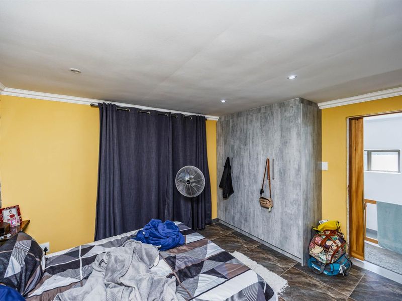 Beacon Bay - Spacious Family Home with Income-Generating Flats - A Rare Opportunity! - Photo 8