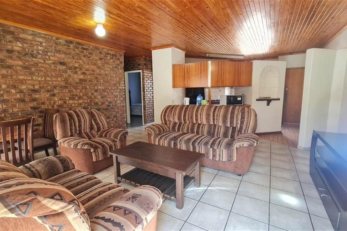 Secure, Stylish, and Centrally Located: Your New Park Townhouse Haven - Photo 4