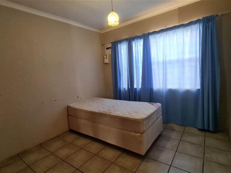 Secure, Stylish, and Centrally Located: Your New Park Townhouse Haven - Photo 10