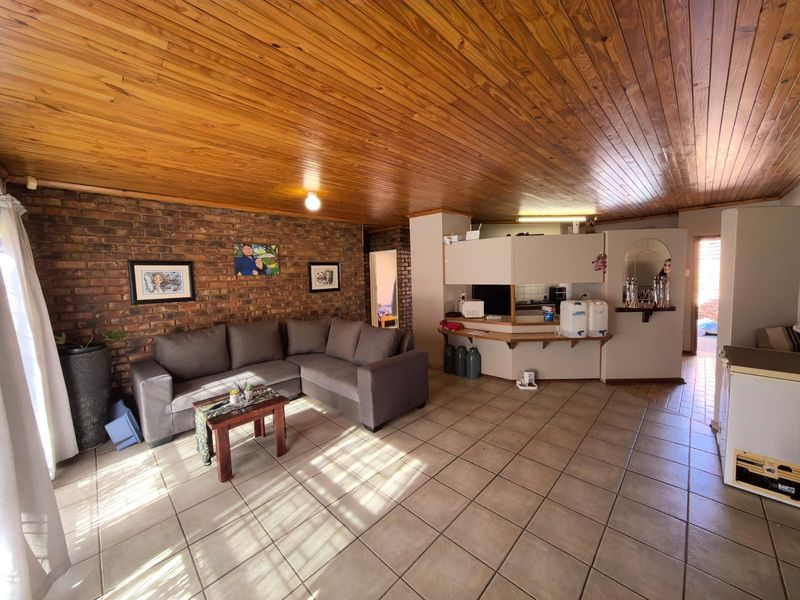 Secure, Stylish, and Centrally Located: Your New Park Townhouse Haven - Photo 3