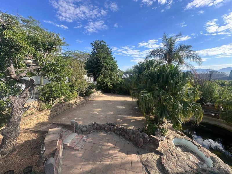 Renovator’s dream in prime Paarl suburb - Photo 2