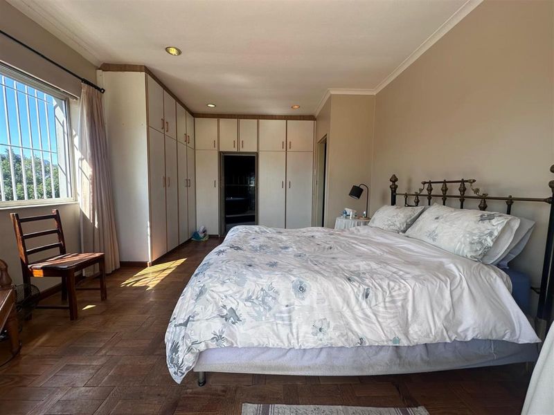 Renovator’s dream in prime Paarl suburb - Photo 10