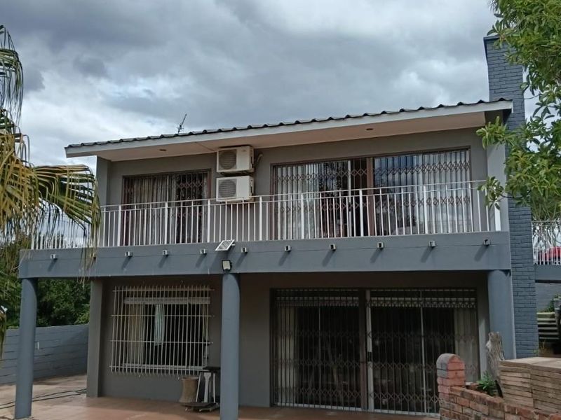 Renovator’s dream in prime Paarl suburb - Photo 8