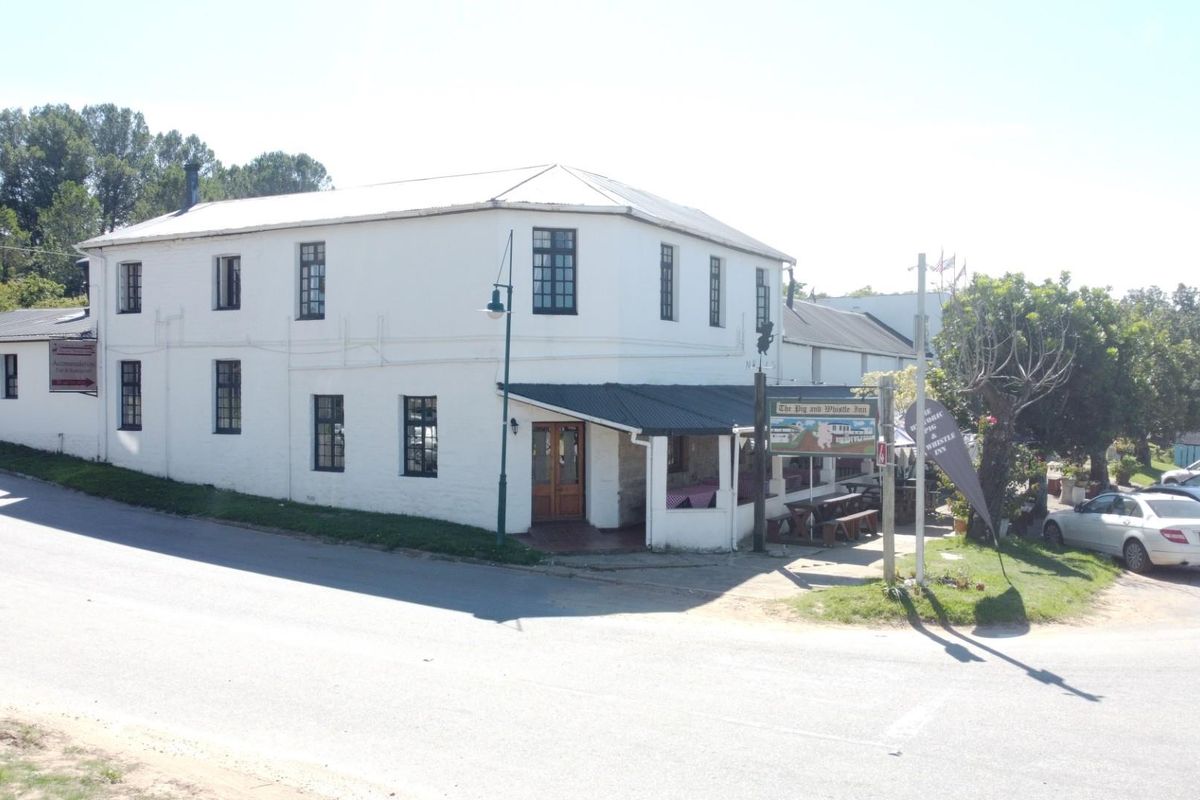 Historic Pig and Whistle Inn - Photo 3