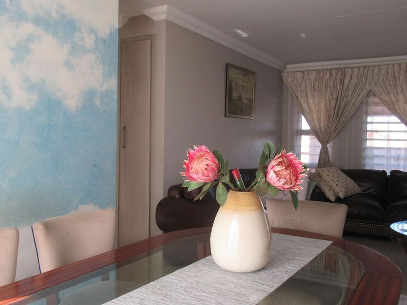Modern 3 Bedroom Face Brick Simplex Cluster for Sale in Rubicon Village, South Crest! - Photo 5