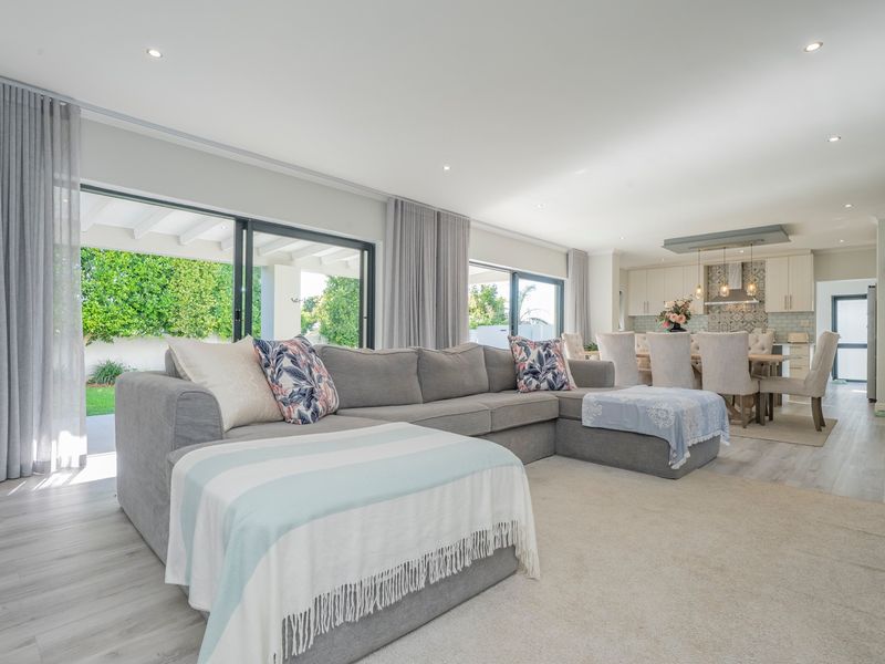 House For Sale in Vierlanden, Durbanville - Photo 9