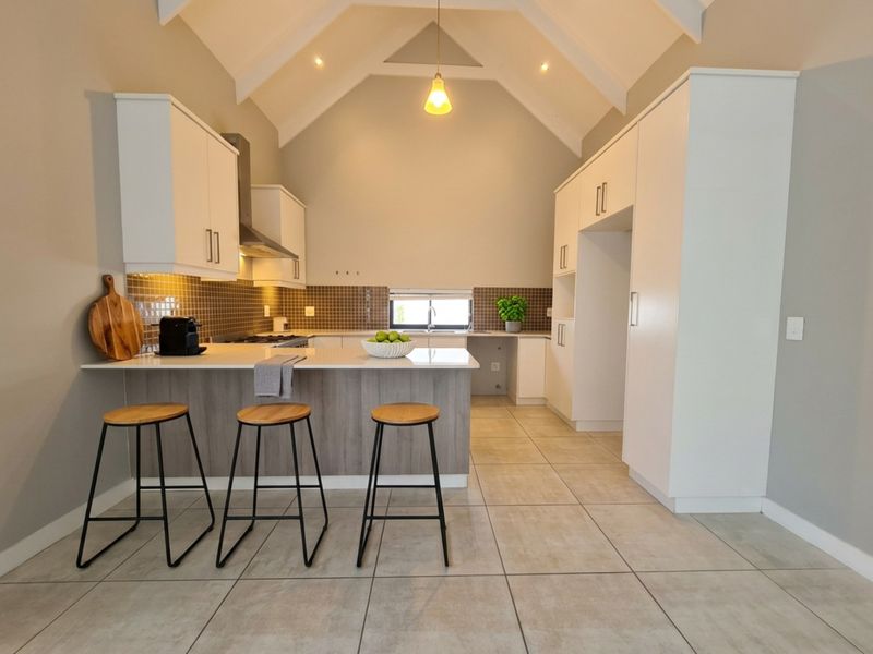 HOUSE FOR SALE SITARI, SOMERSET WEST | 4 BEDROOM | 2.5 BATHROOM - Photo 3