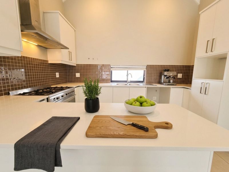 HOUSE FOR SALE SITARI, SOMERSET WEST | 4 BEDROOM | 2.5 BATHROOM - Photo 4
