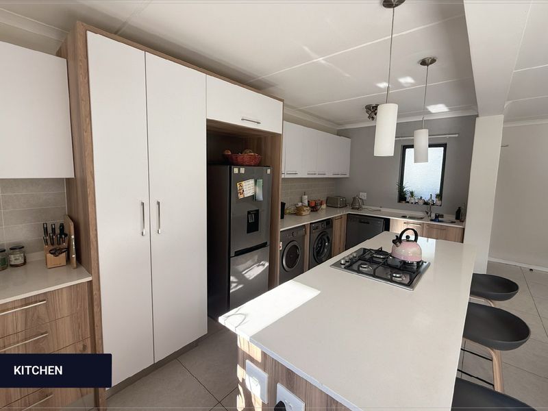 First-Floor 2 Bed, 2 Bath Apartment For Sale in Fish Eagle View, Longlake - Photo 3