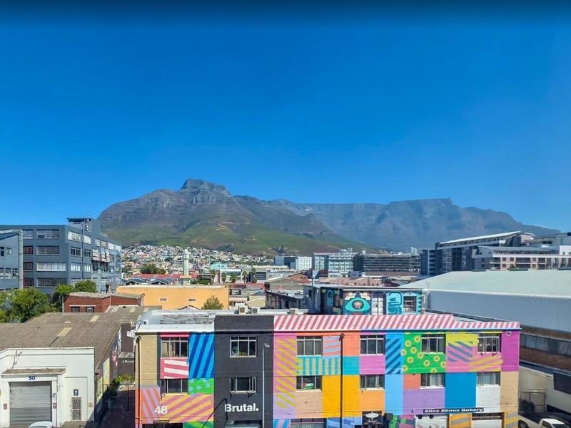 Modern 2-Bedroom Apartment with Stunning Table Mountain Views in Woodstock - Photo 10