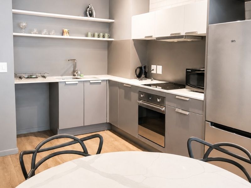 Modern 2-Bedroom Apartment with Stunning Table Mountain Views in Woodstock - Photo 3