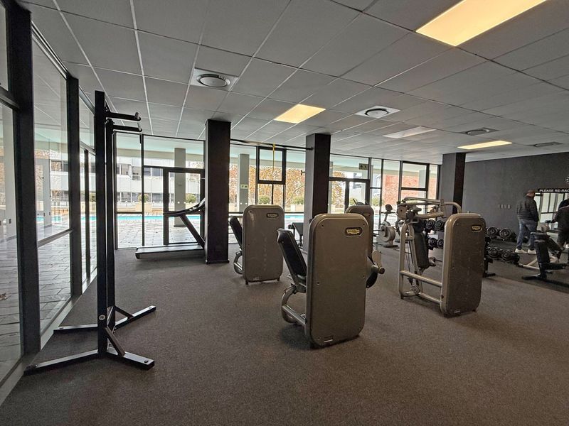 1 Bedroom Apartment To Rent in Claremont Upper, Cape Town - Photo 9