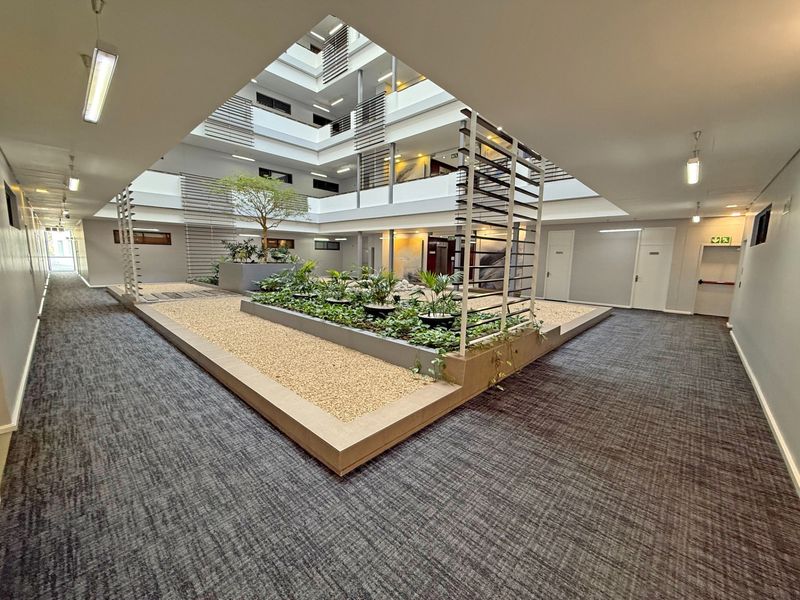 1 Bedroom Apartment To Rent in Claremont Upper, Cape Town - Photo 3