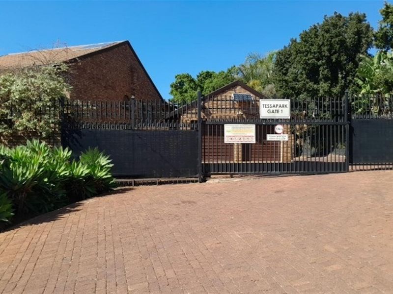 House For Sale in Moreleta Park, Pretoria - Photo 1
