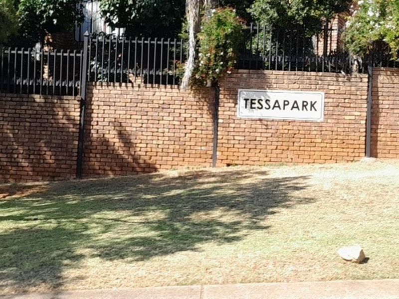 House For Sale in Moreleta Park, Pretoria - Photo 3