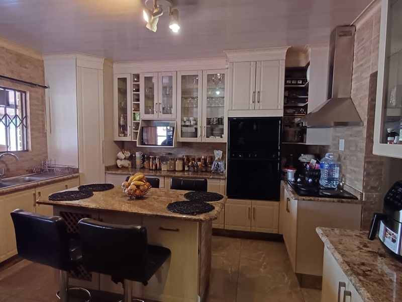 House For Sale in Lennoxton, Newcastle, KwaZulu Natal - Photo 9