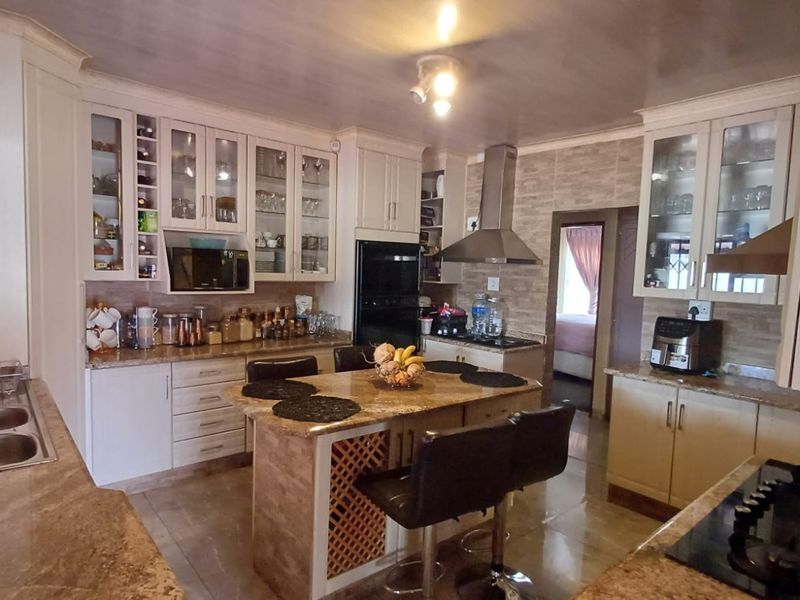 House For Sale in Lennoxton, Newcastle, KwaZulu Natal - Photo 8