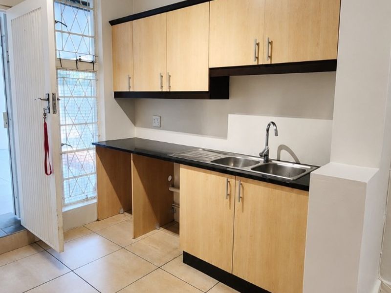 Private 2 bed and 2 bath Apartment To Rent in Boughton, Pietermaritzburg, KwaZulu Natal - Photo 5