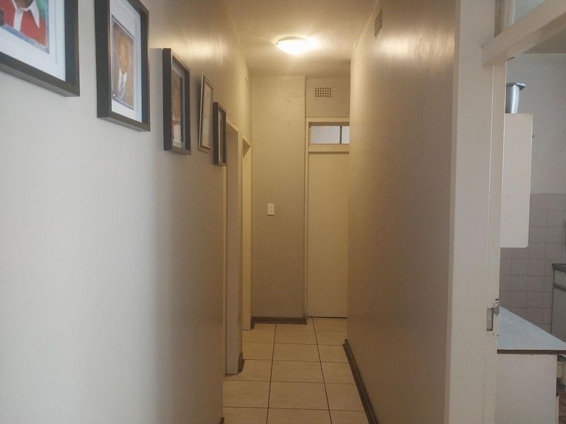 Apartment For Sale in Lorentzville, Johannesburg - Photo 6
