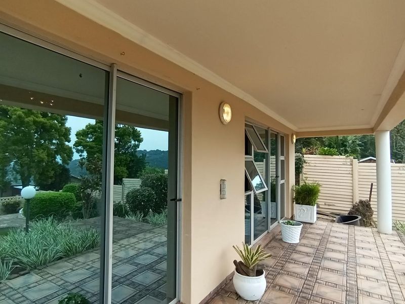House For Sale in Moseley, Queensburgh, KwaZulu Natal - Photo 2