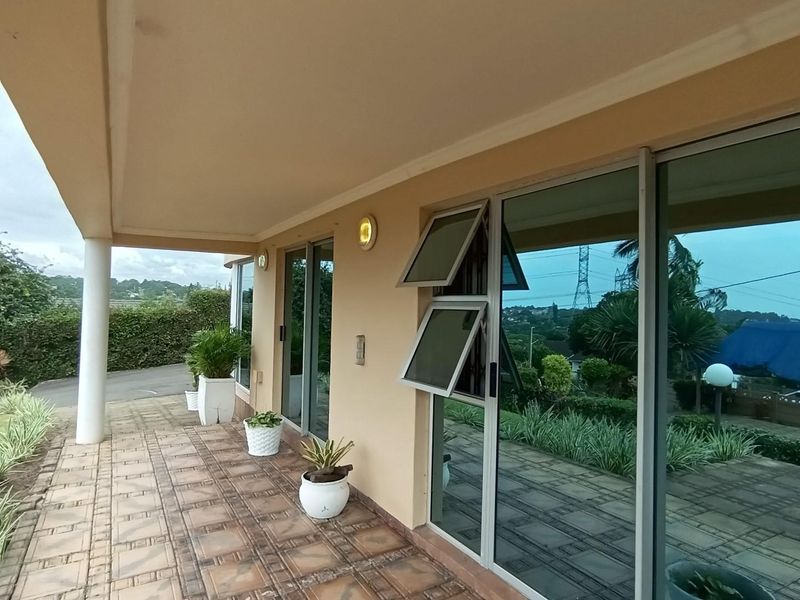 House For Sale in Moseley, Queensburgh, KwaZulu Natal - Photo 3