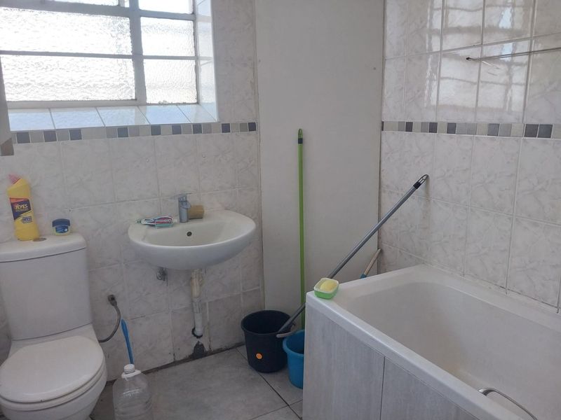 Apartment For Sale in Albertville, Johannesburg - Photo 10