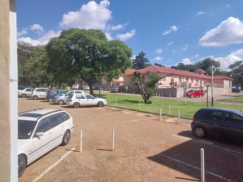 Apartment For Sale in Albertville, Johannesburg - Photo 3