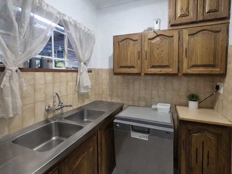 House For Sale in Menlo Park, Pretoria - Photo 3