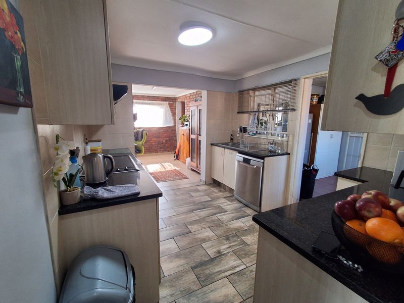 House For Sale in Kempton Park Ext 2, Kempton Park - Photo 6