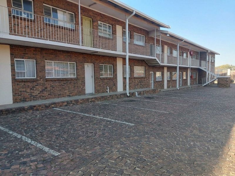 Apartment For Sale in Edleen, Kempton Park - Photo 1