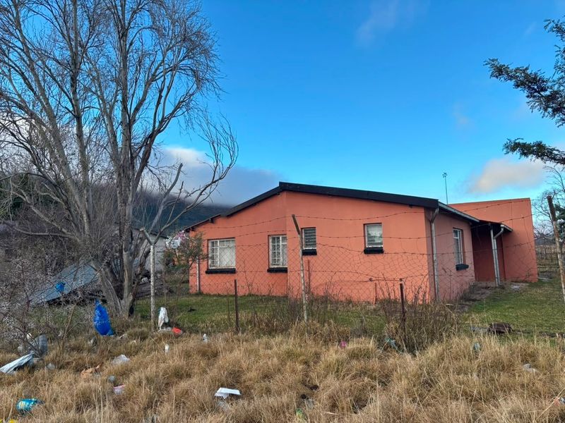 3 Bedroom House with Double Garage For Sale in Kwa Themba, Ezibeleni - Photo 2