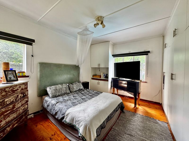 Spacious Family Living in a Prime Mossel Bay Central Location - Photo 8