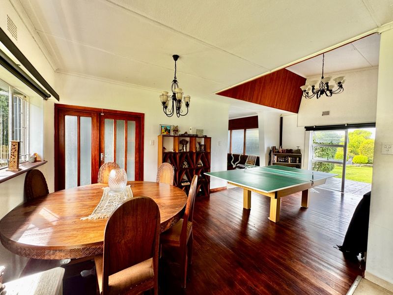 Spacious Family Living in a Prime Mossel Bay Central Location - Photo 4