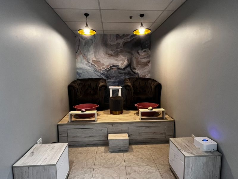 SPA -  Fully Equipped Beauty Salon for sale in Pinelands - Photo 1