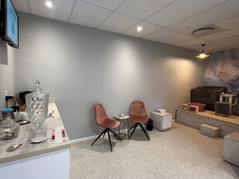 SPA -  Fully Equipped Beauty Salon for sale in Pinelands - Photo 8