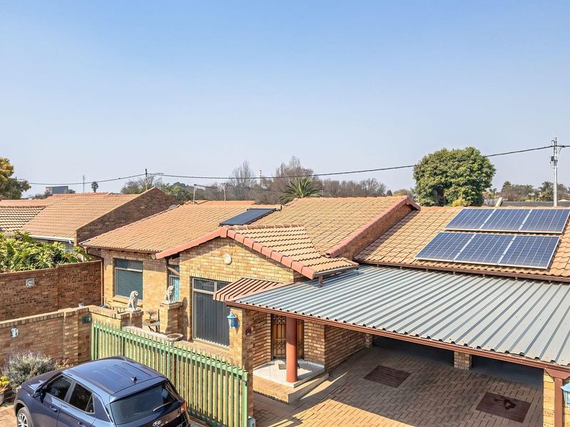 House For Sale in Dal Fouche, Springs - Photo 2