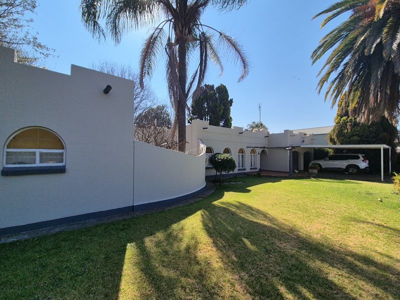 House For Sale in Potchefstroom Central, Potchefstroom, North West - Photo 2
