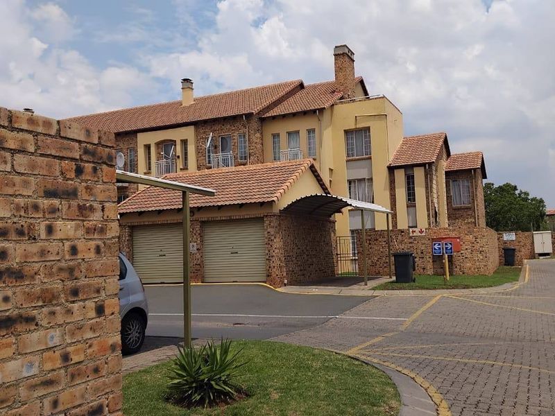 Apartment For Sale in Vorna Valley, Midrand - Photo 6