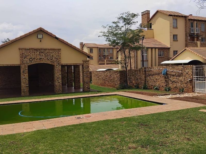 Apartment For Sale in Vorna Valley, Midrand - Photo 1