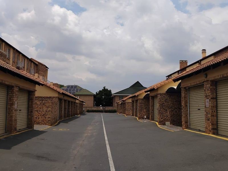Apartment For Sale in Vorna Valley, Midrand - Photo 4