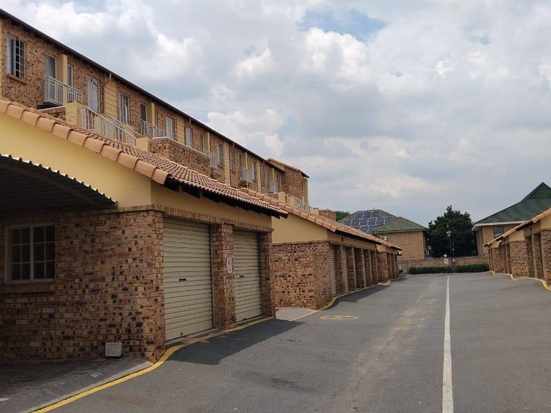 Apartment For Sale in Vorna Valley, Midrand - Photo 5