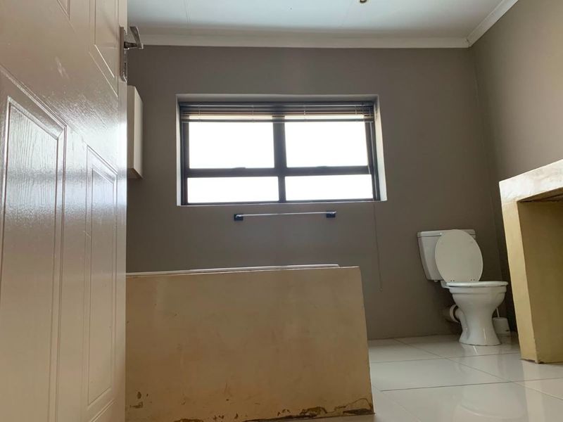 House To Rent in Heatherview, Akasia - Photo 9