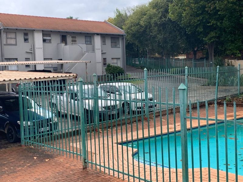 Apartment To Rent in Die Hoewes, Centurion - Photo 4
