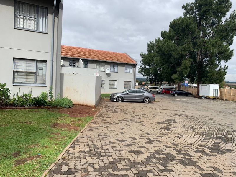 Apartment To Rent in Die Hoewes, Centurion - Photo 2