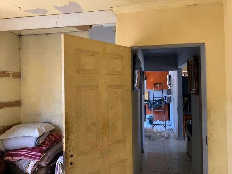 House For Sale in Makulong, Tembisa - Photo 6