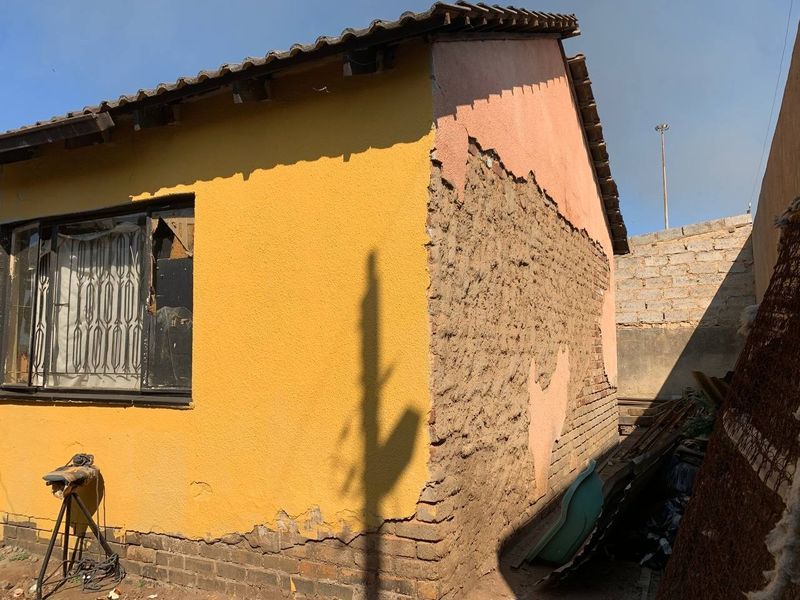 House For Sale in Makulong, Tembisa - Photo 2