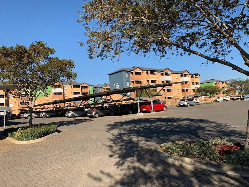 Apartment For Sale in Heuweloord, Centurion - Photo 2